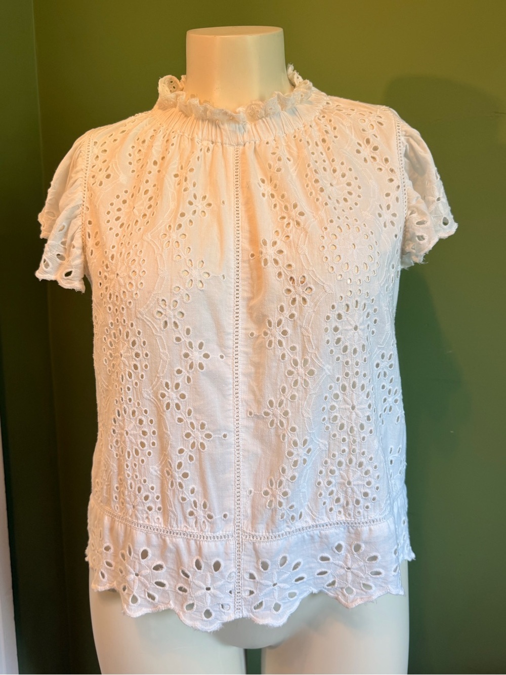 BAILEY White Eyelet Ruffle-Neck Short Sleeve Blouse L